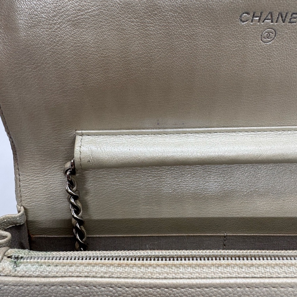 CHANEL▪️ 💯 Authentic Caviar leather WOC bifold wallet on chain - Picture 14 of 17